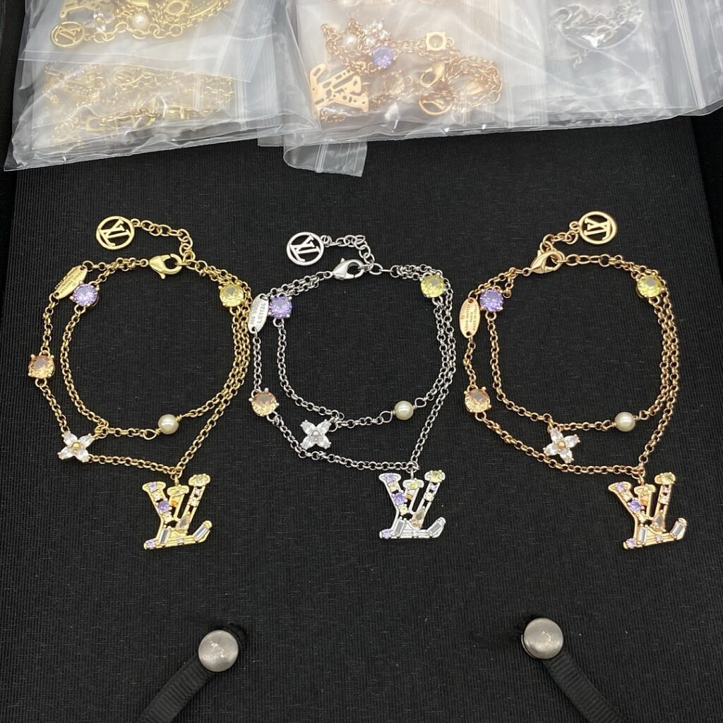 Louis Vuitton Jewelry Style 44