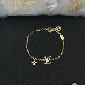 Louis Vuitton Jewelry Style 36
