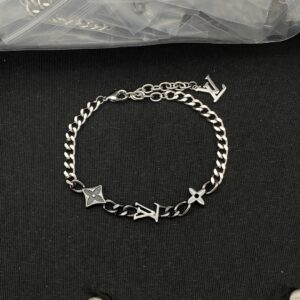 Louis Vuitton Jewelry Style 45