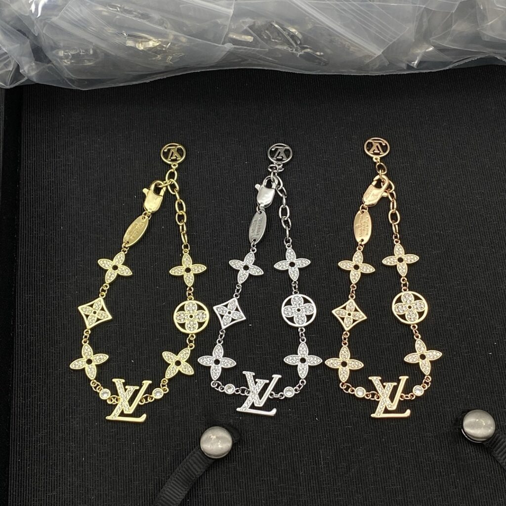 Louis Vuitton Jewelry Style 50