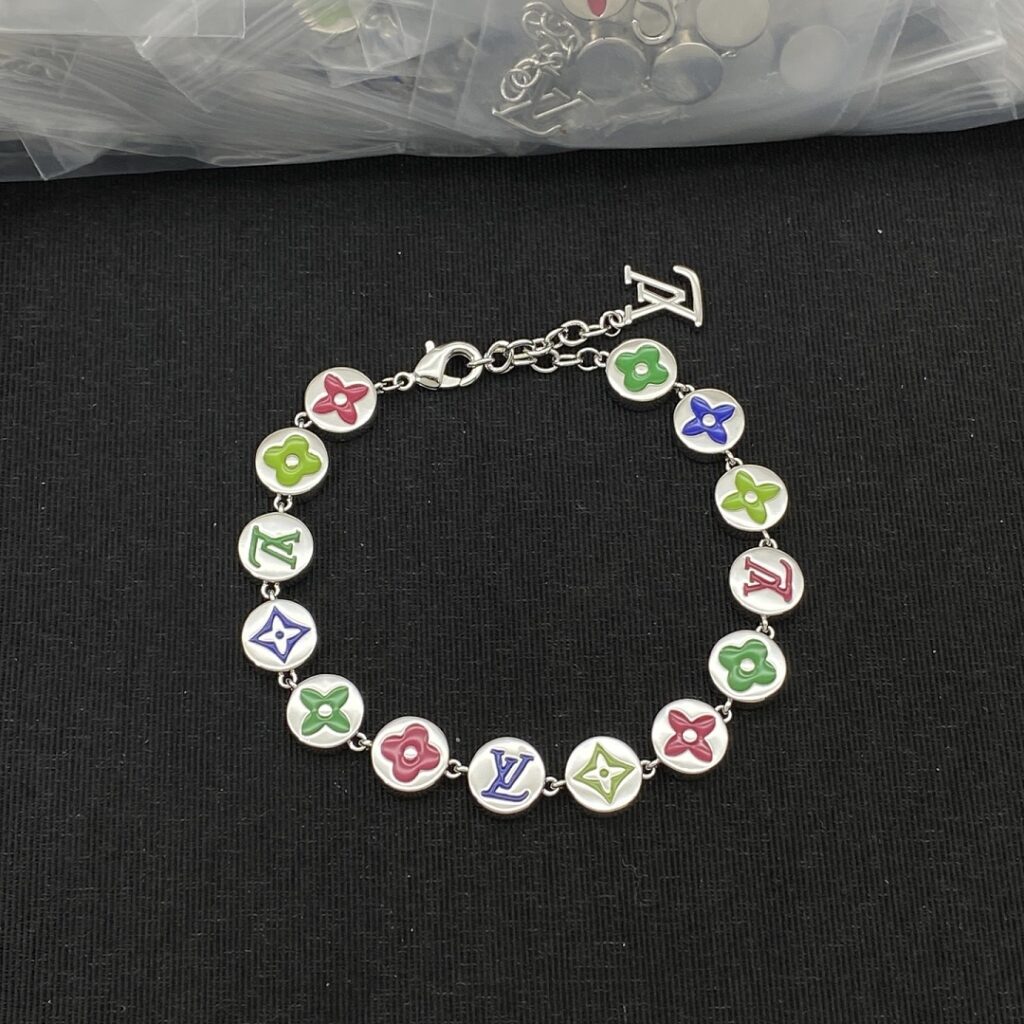 Louis Vuitton Jewelry Style 55