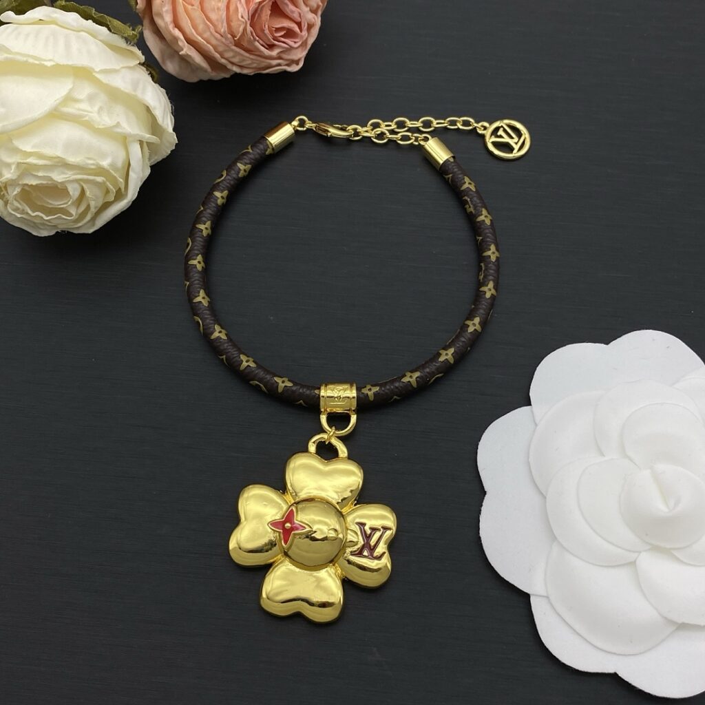 Louis Vuitton Jewelry Style 55