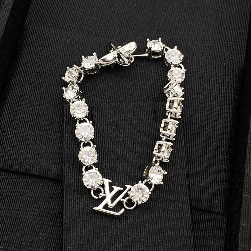 Louis Vuitton Jewelry Style 55