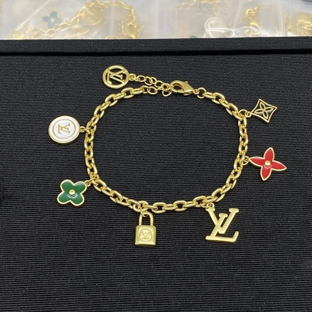 Louis Vuitton Jewelry Style 50