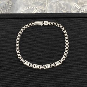 Louis Vuitton Jewelry Style 45