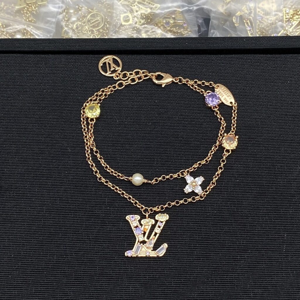 Louis Vuitton Jewelry Style 50