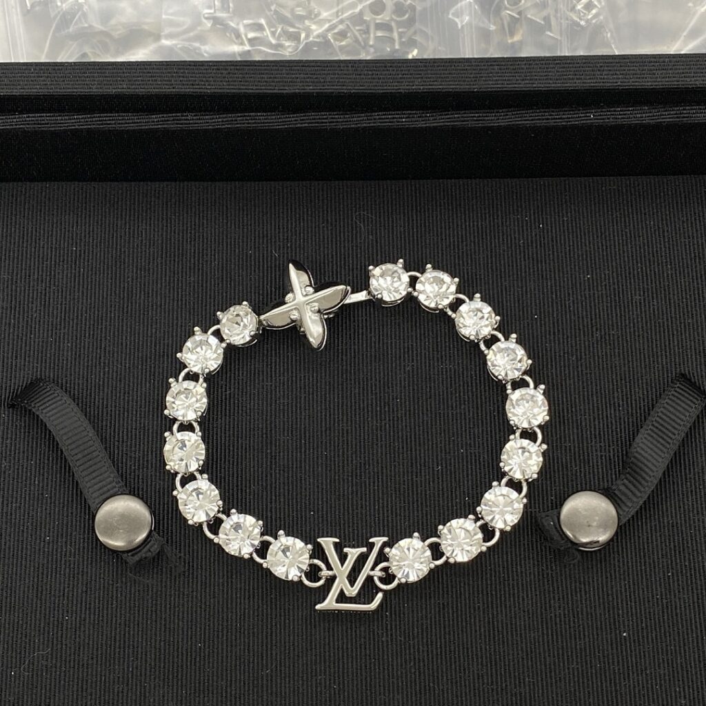 Louis Vuitton Jewelry Style 55