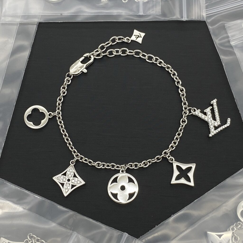 Louis Vuitton Jewelry Style 45