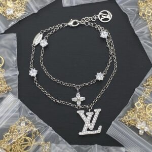 Louis Vuitton Jewelry Style 50