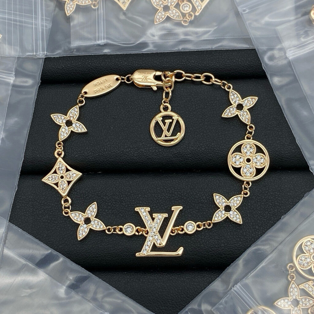 Louis Vuitton Jewelry Style 50