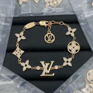 Louis Vuitton Jewelry Style 50