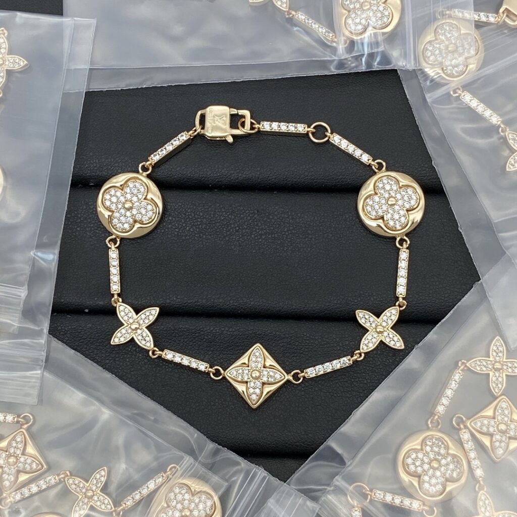 Louis Vuitton Jewelry Style 55