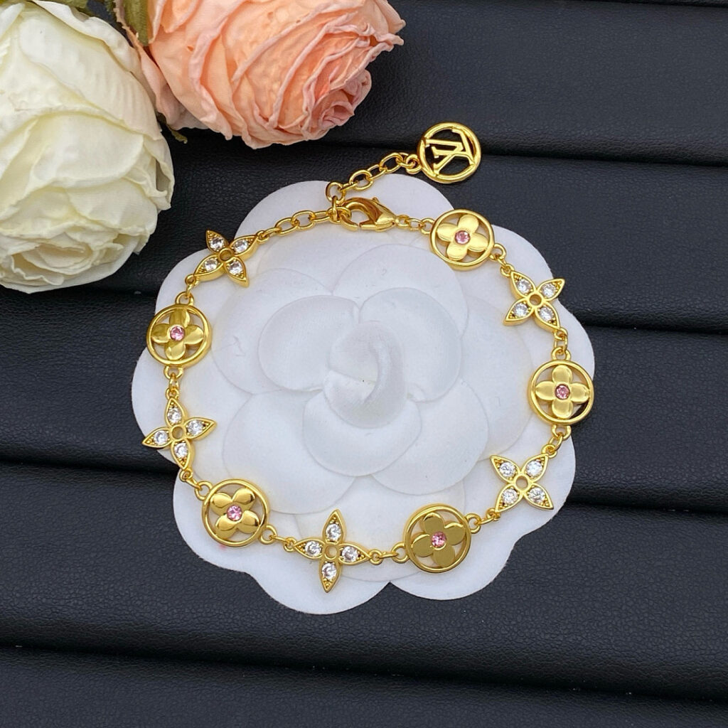 Louis Vuitton Jewelry Style 50