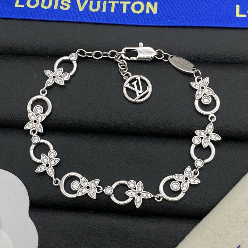 Louis Vuitton Jewelry Style 55