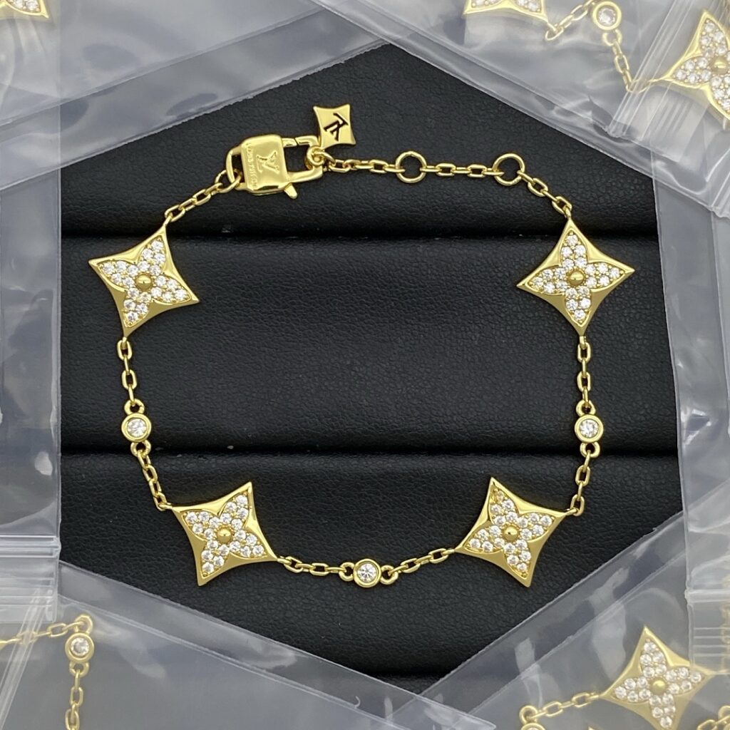 Louis Vuitton Jewelry Style 50