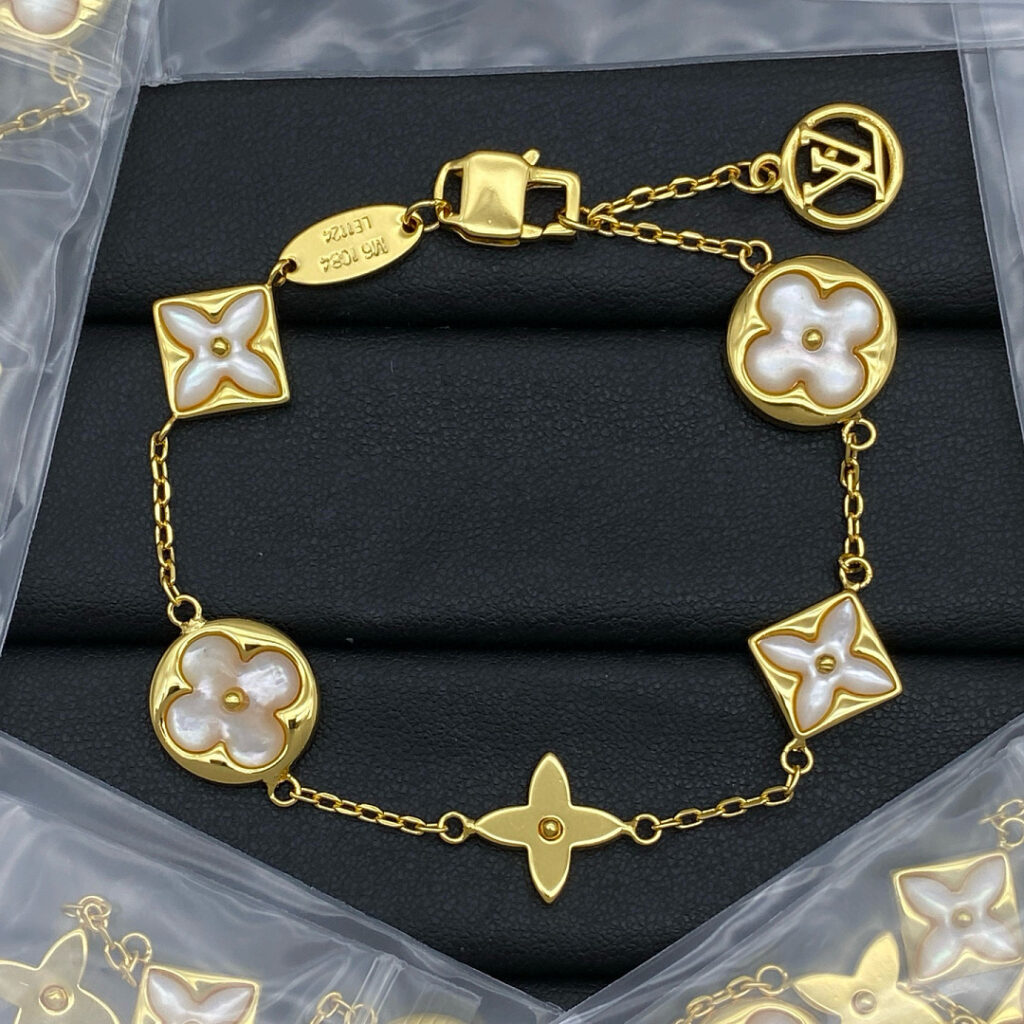Louis Vuitton Jewelry Style 55