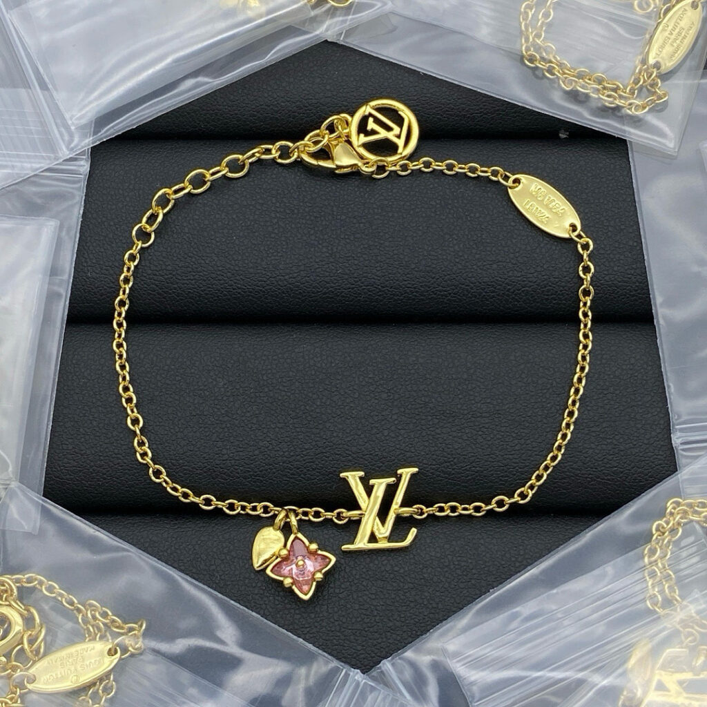 Louis Vuitton Jewelry Style 40