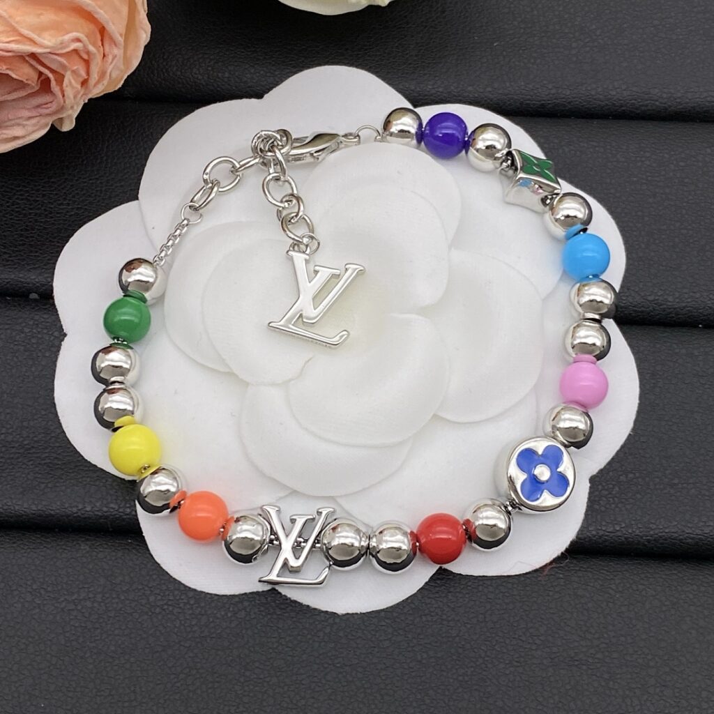 Louis Vuitton Jewelry Style 50