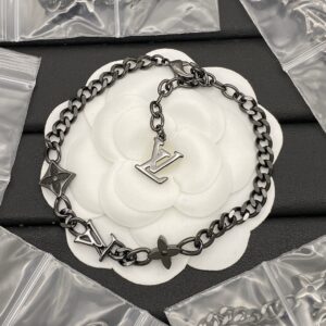 Louis Vuitton Jewelry Style 45