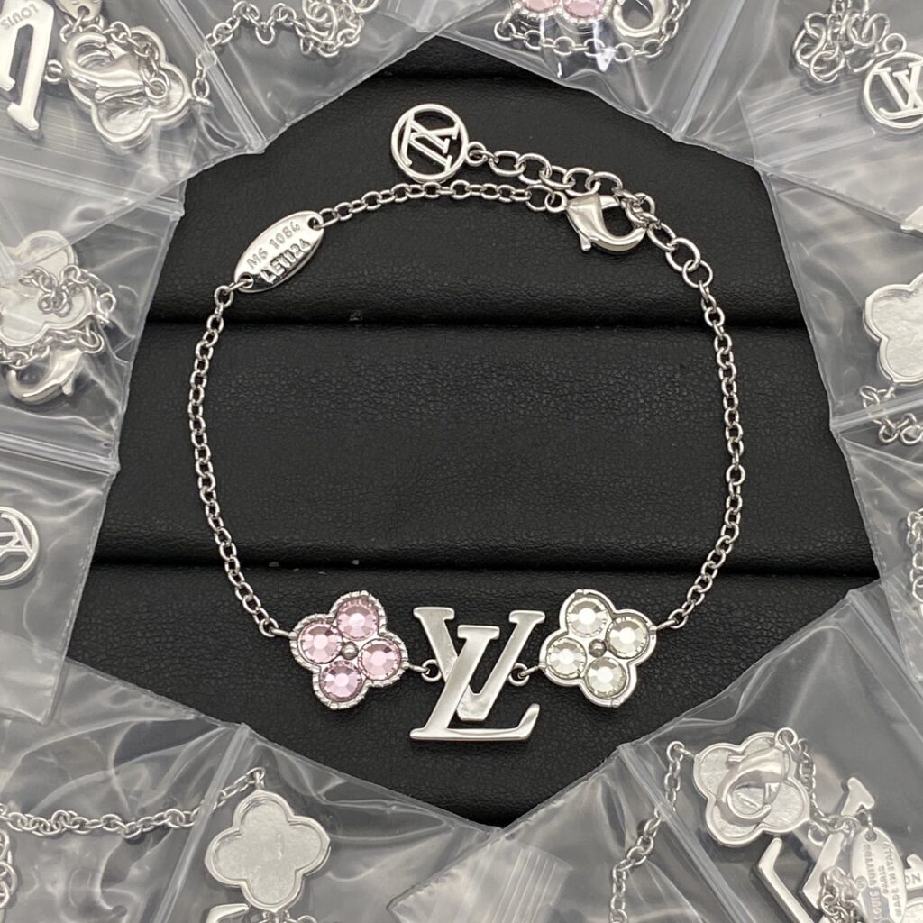 Louis Vuitton Jewelry Style 45