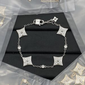 Louis Vuitton Jewelry Style 50