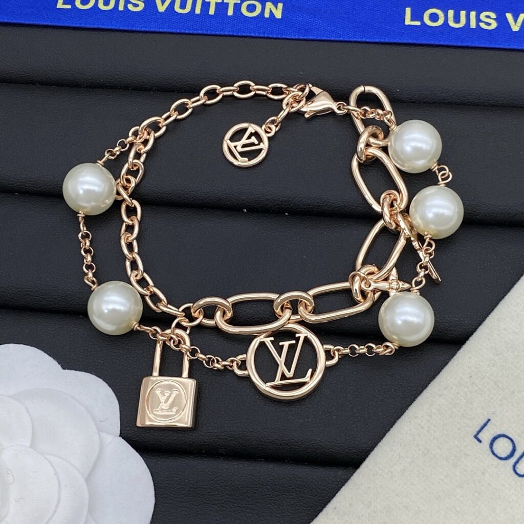 Louis Vuitton Jewelry Style 55