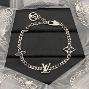 Louis Vuitton Jewelry Style 40