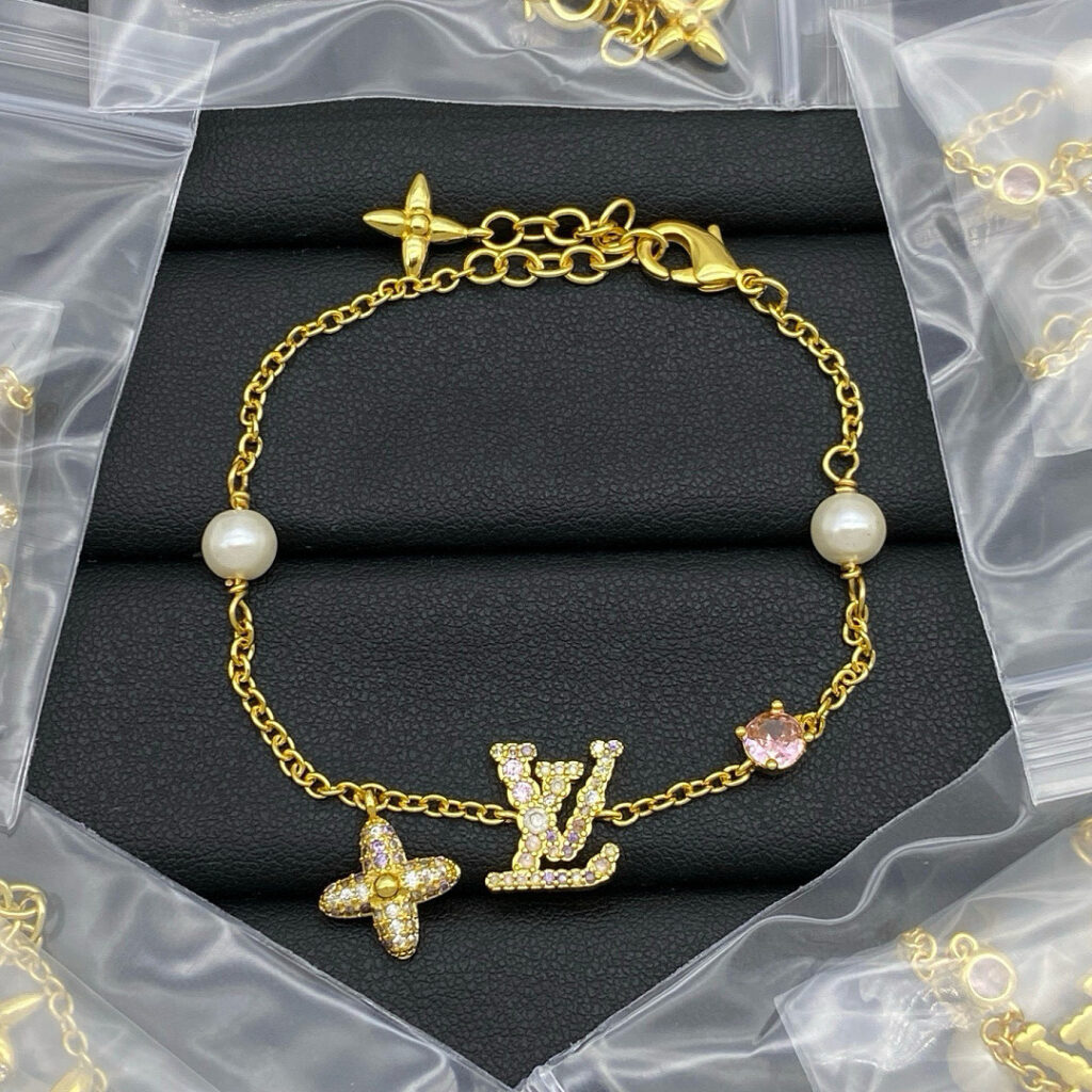 Louis Vuitton Jewelry Style 45
