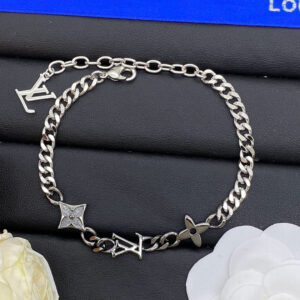 Louis Vuitton Jewelry Style 45