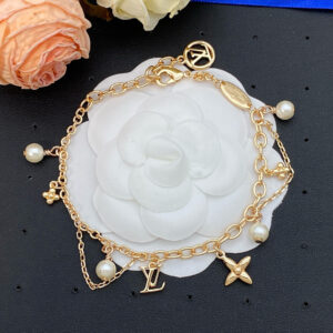 Louis Vuitton Jewelry Style 50