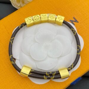 Louis Vuitton Jewelry Style 45