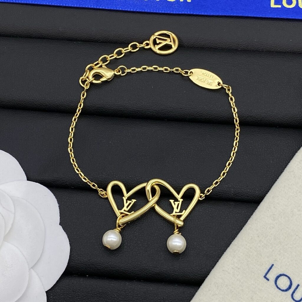 Louis Vuitton Jewelry Style 45