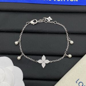 Louis Vuitton Jewelry Style 45