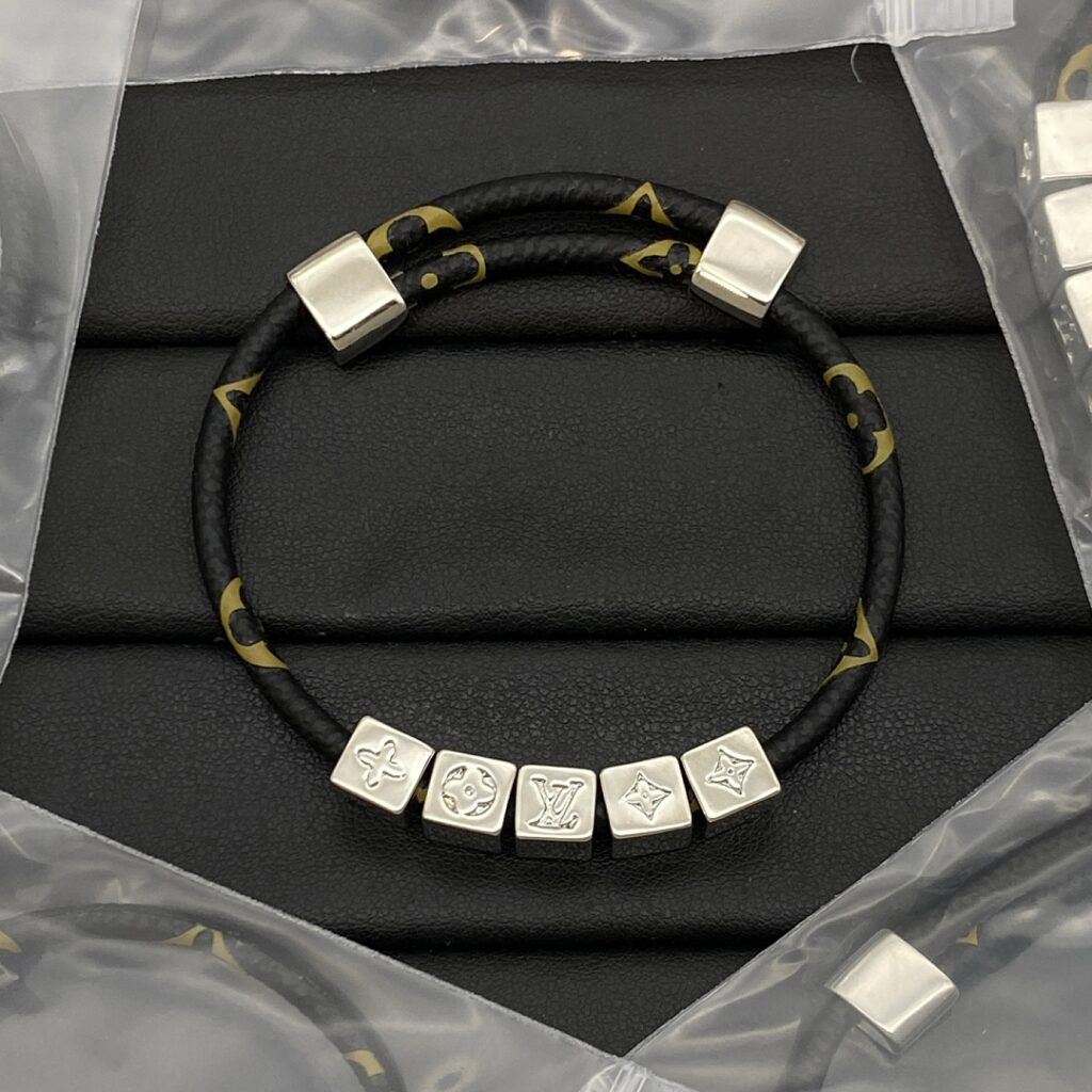 Louis Vuitton Jewelry Style 50