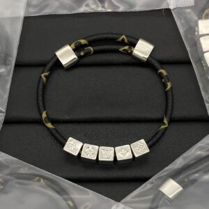 Louis Vuitton Jewelry Style 50