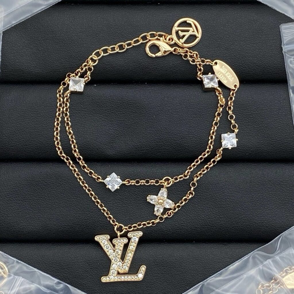 Louis Vuitton Jewelry Style 50