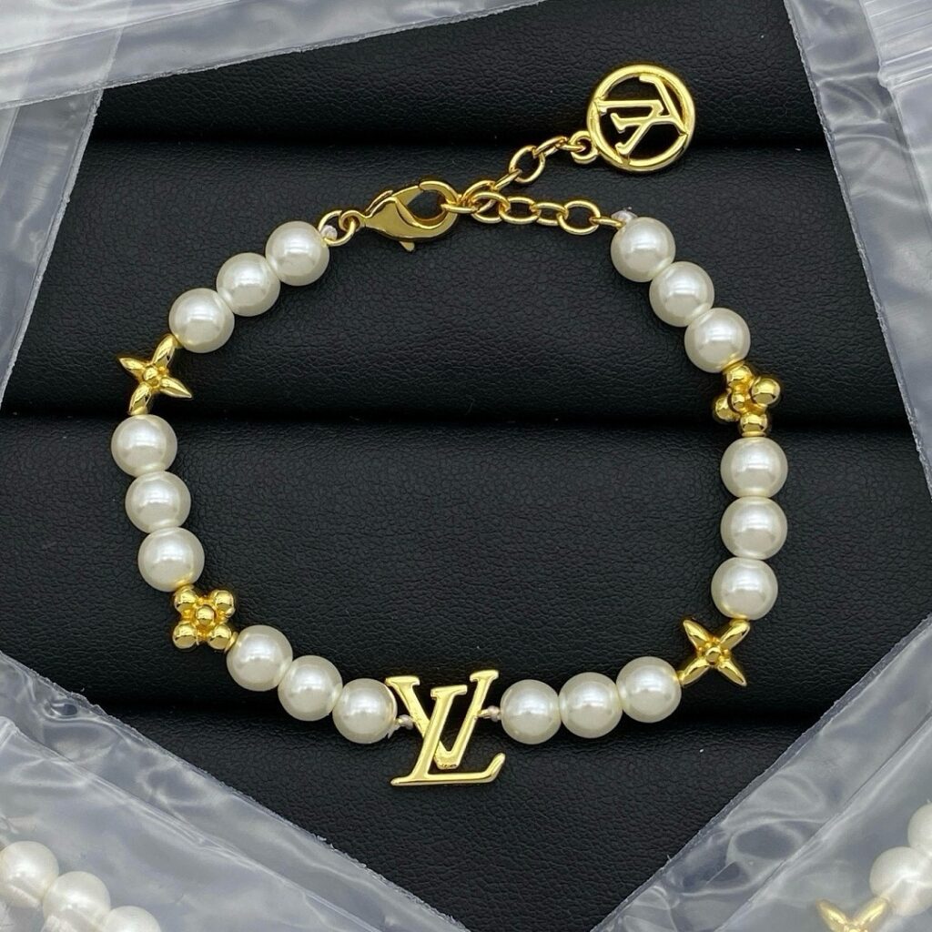 Louis Vuitton Jewelry Style 45