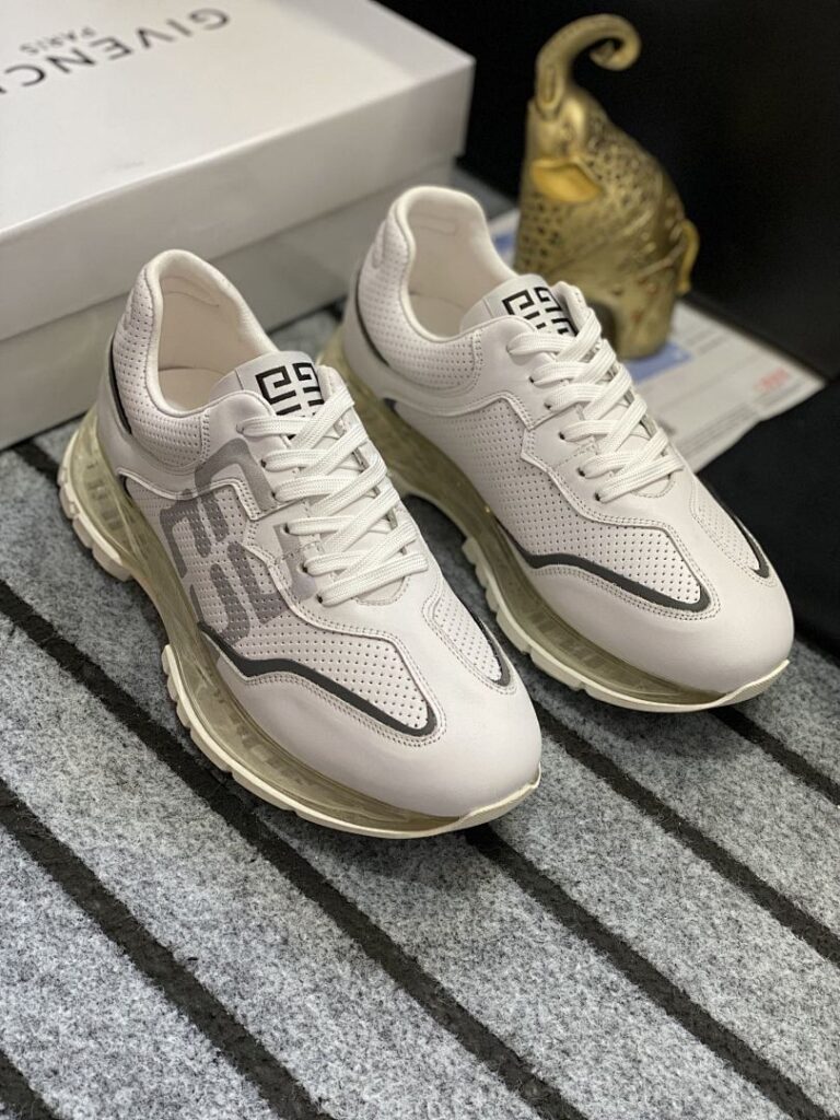 Givenchy Shoe Style 3101127