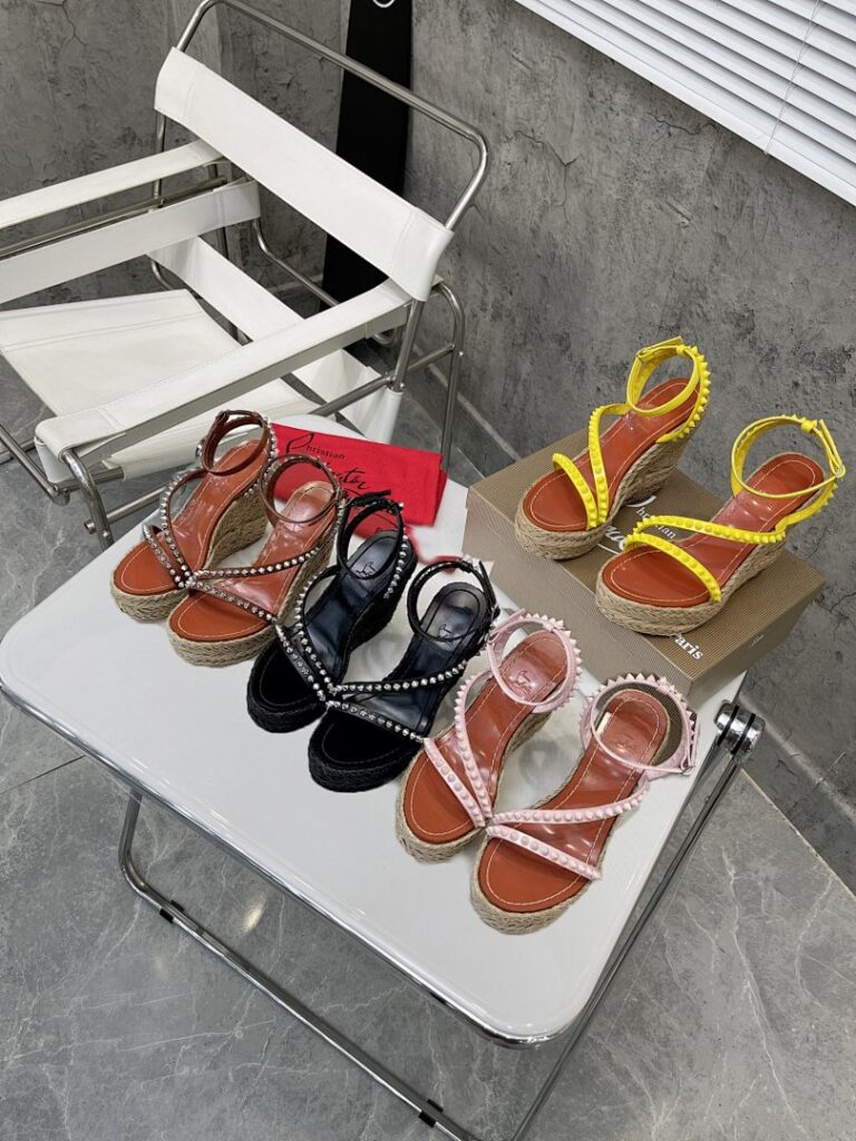 Christian Louboutin Shoe Style 2503301