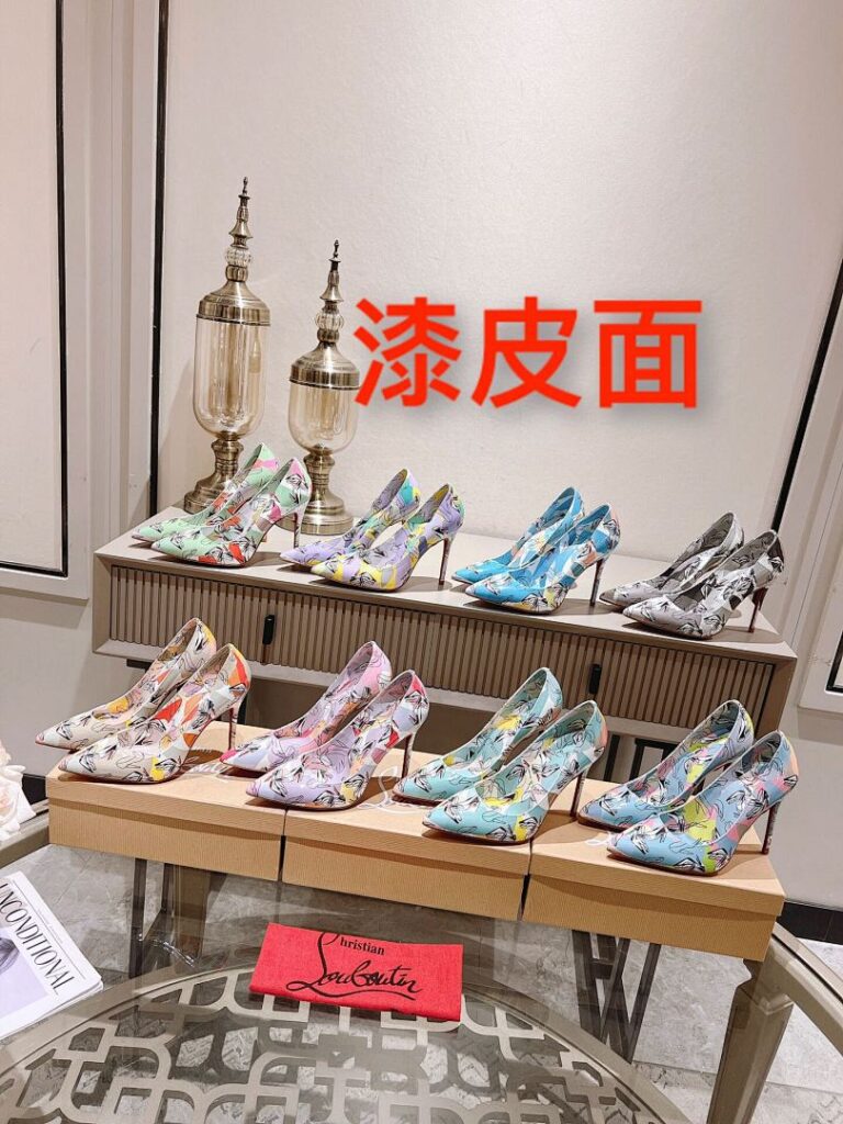 Christian Louboutin Shoe Style 2701133
