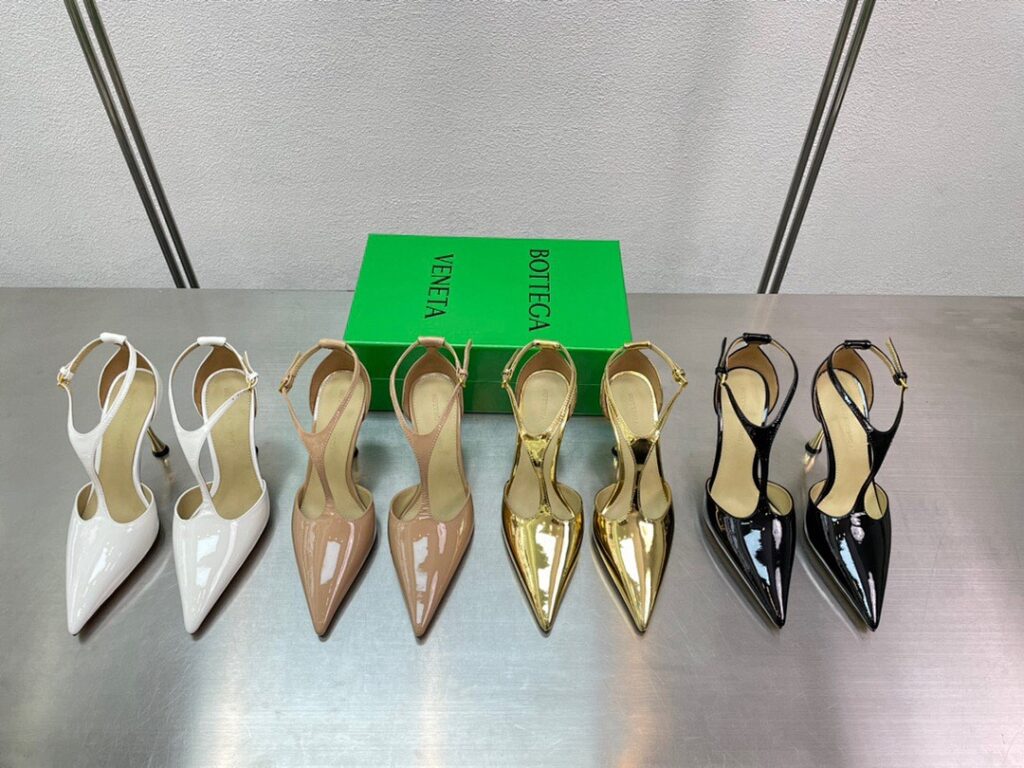 Bottega Veneta Shoe Style 3302356