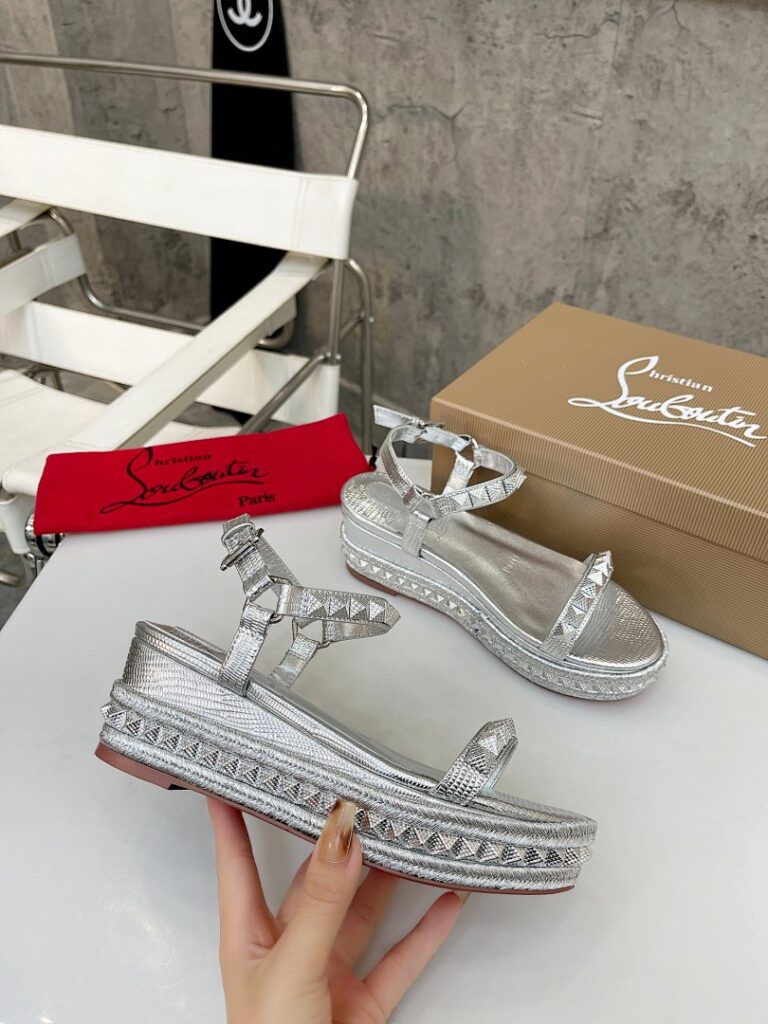 Christian Louboutin Shoe Style 2703524