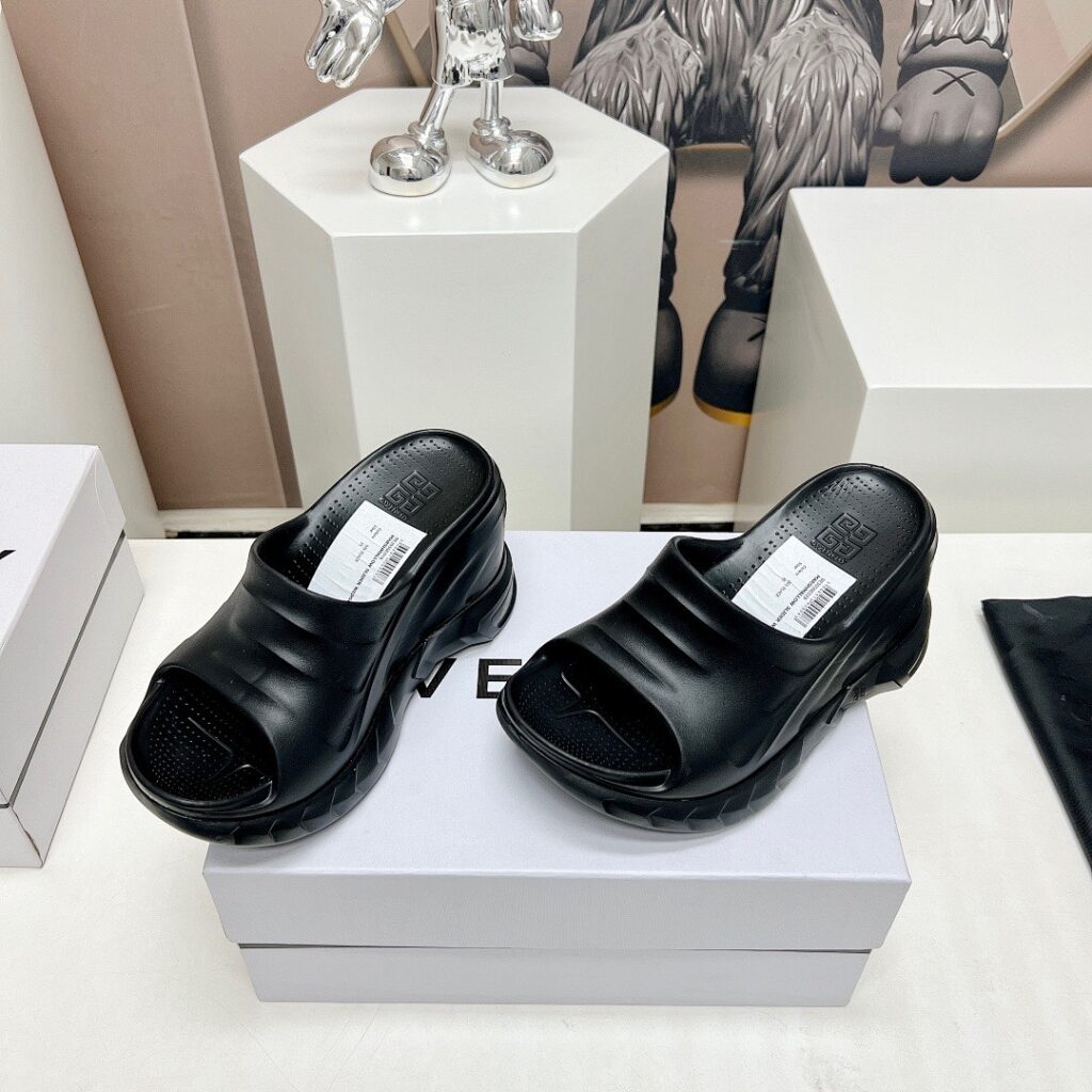 Givenchy Shoe Style 2101150