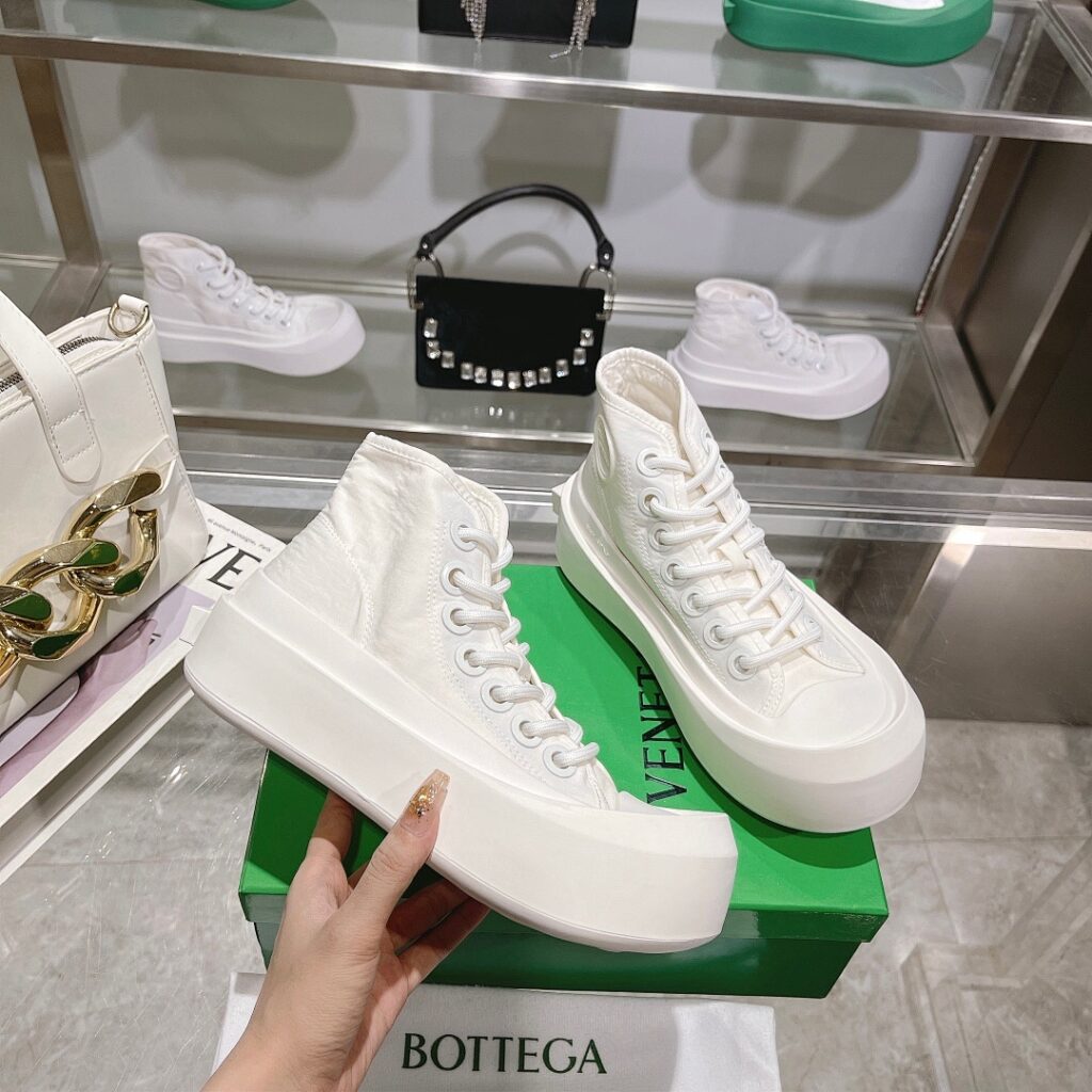 Bottega Veneta Shoe Style 2701150