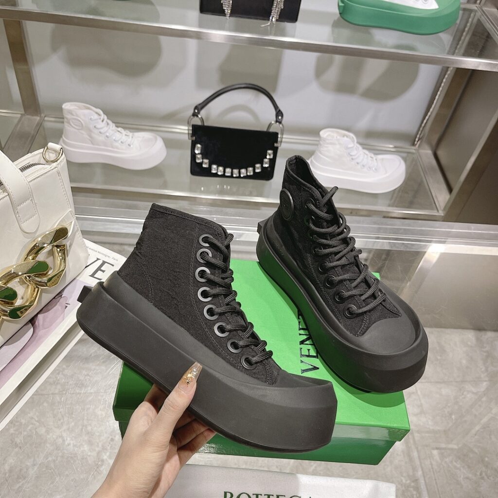 Bottega Veneta Shoe Style 2701150