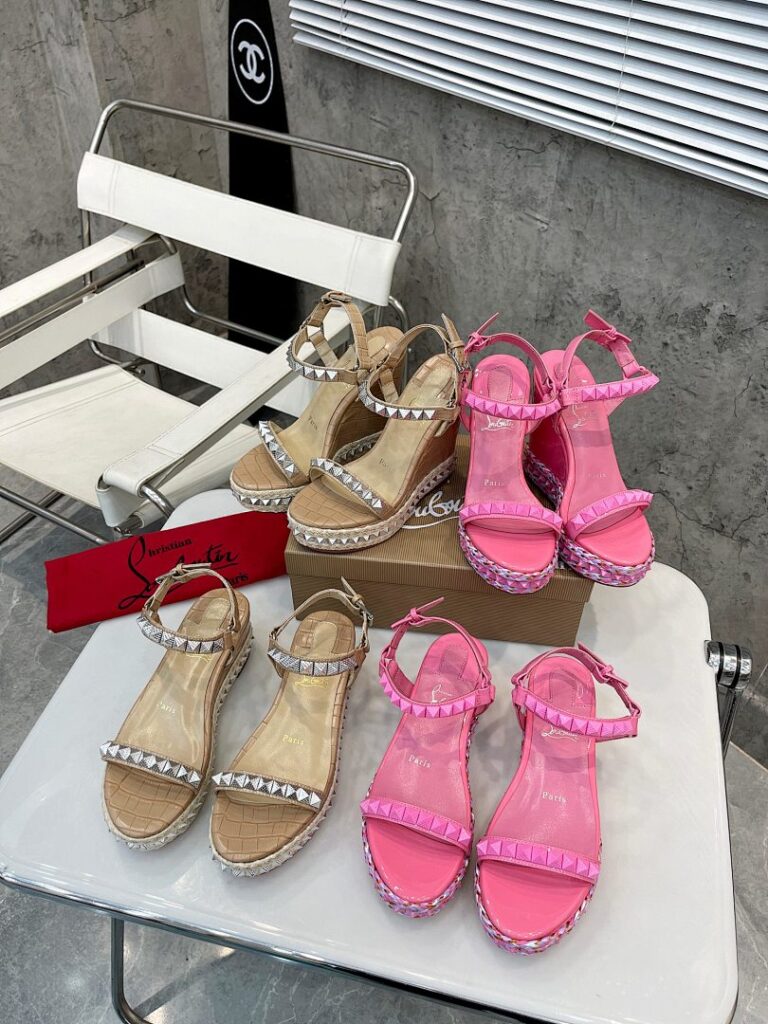 Christian Louboutin Shoe Style 2703718