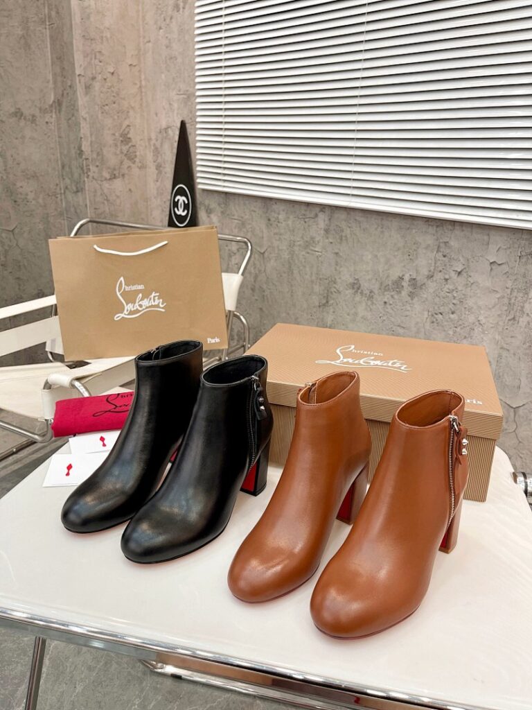 Christian Louboutin Shoe Style 3003913