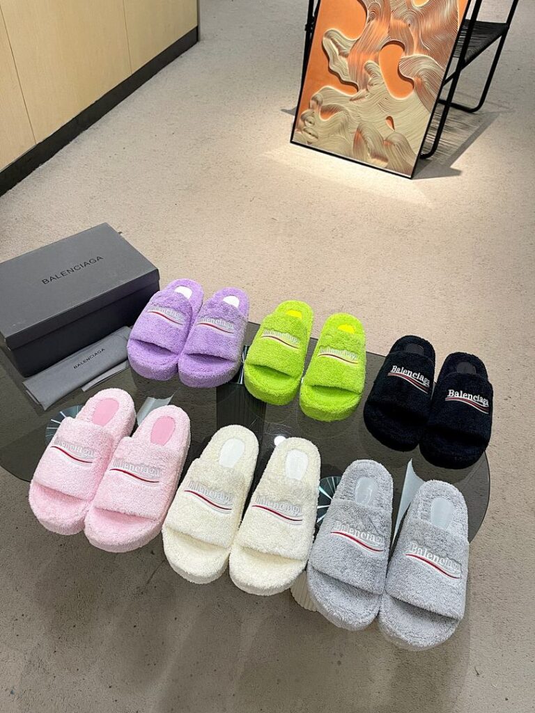 Balenciaga Shoe Style 2201024