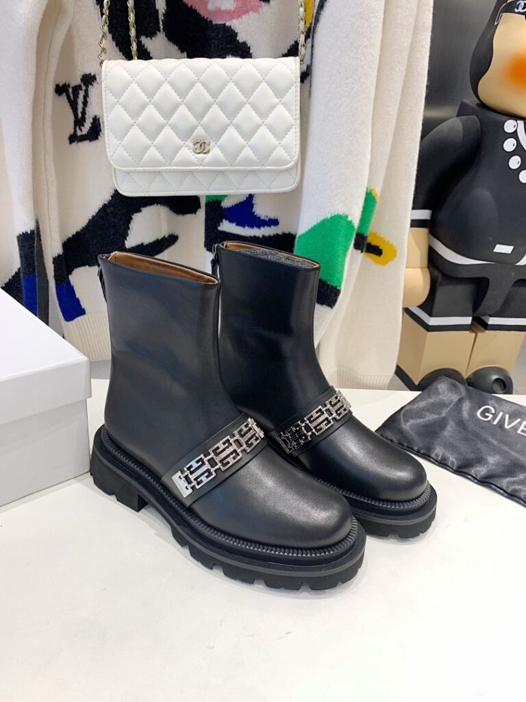 Givenchy Shoe Style 3503114