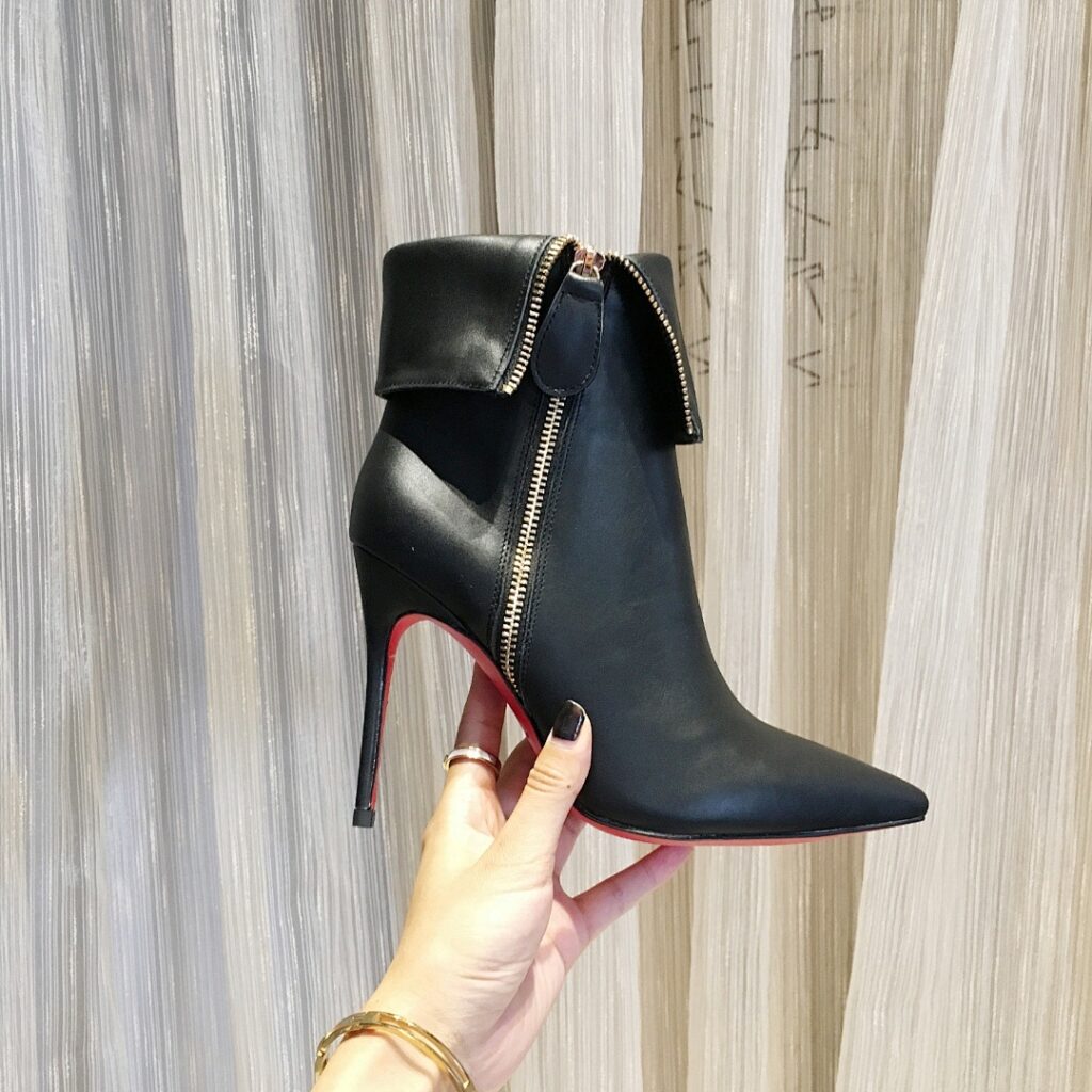 Christian Louboutin Shoe Style 3201133